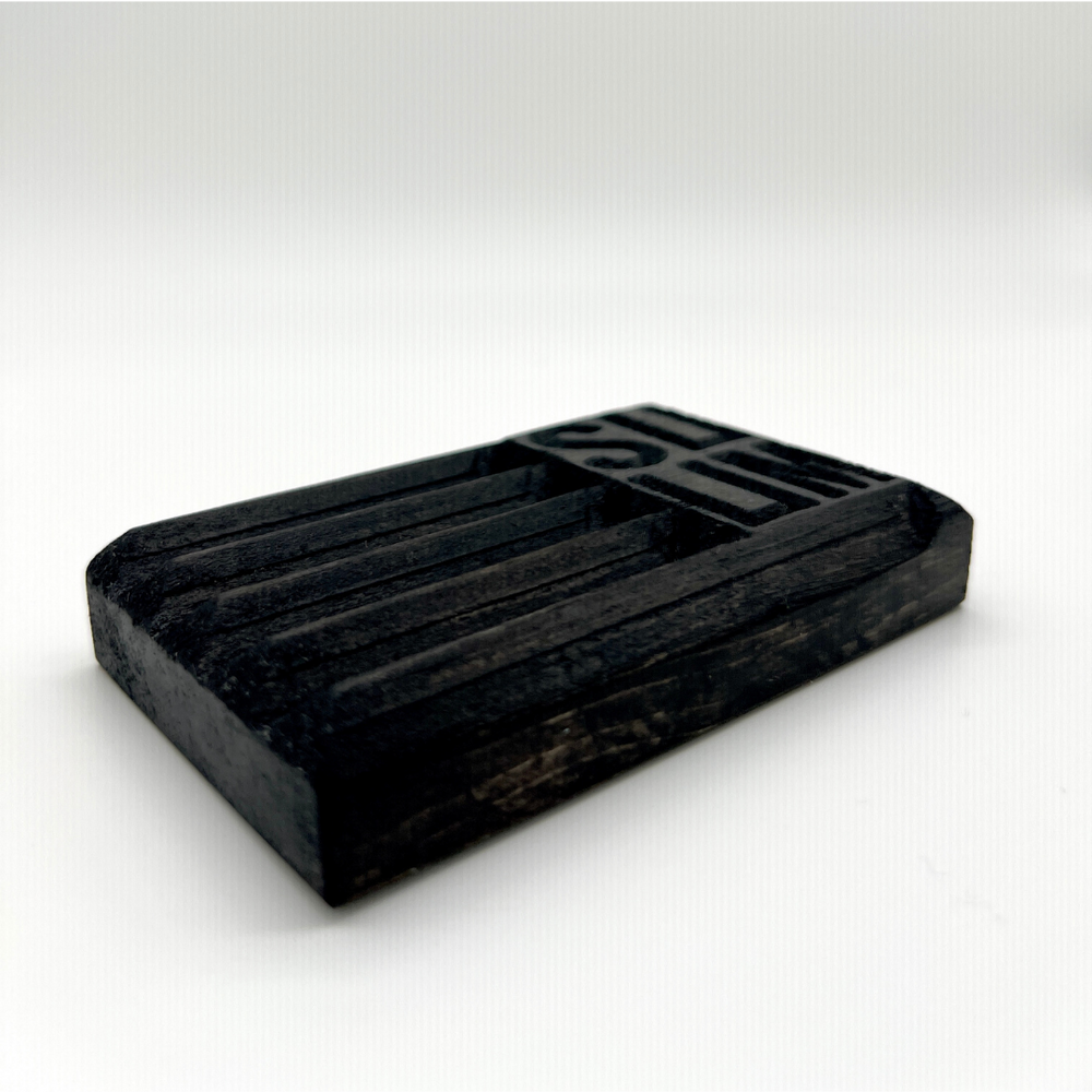 
                  
                    Load image into Gallery viewer, Porte-savon suum en bois fait à la main à montréal
                  
                